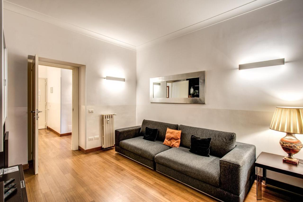 Lägenhet Bernini Near The Trevi Fountain - 4 Bedroom