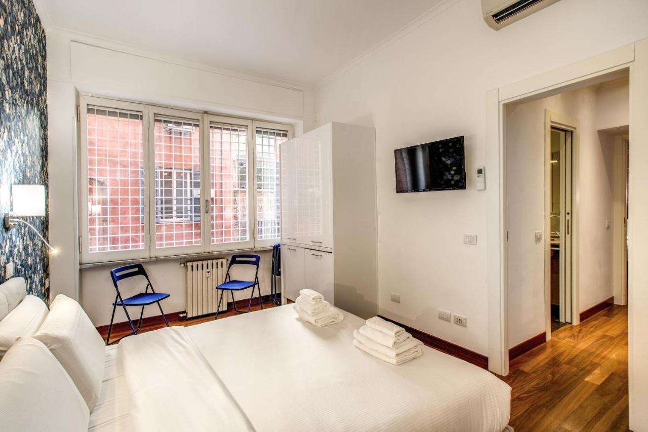 Bernini Near The Trevi Fountain - 4 Bedroom Lägenhet Rom