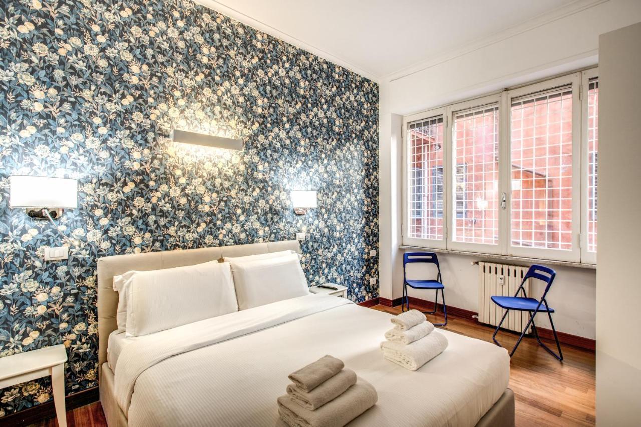 Bernini Near The Trevi Fountain - 4 Bedroom Lägenhet *